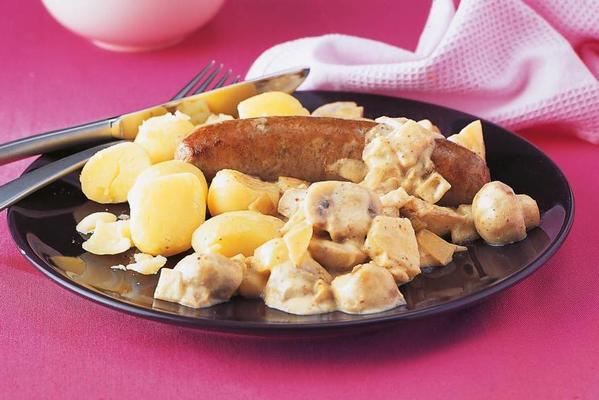 stew with bratwurst, mustard and apple
