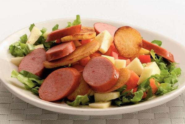 lukewarm endive salad with smoked sausage