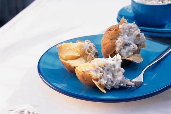 puffed potatoes with tuna cream