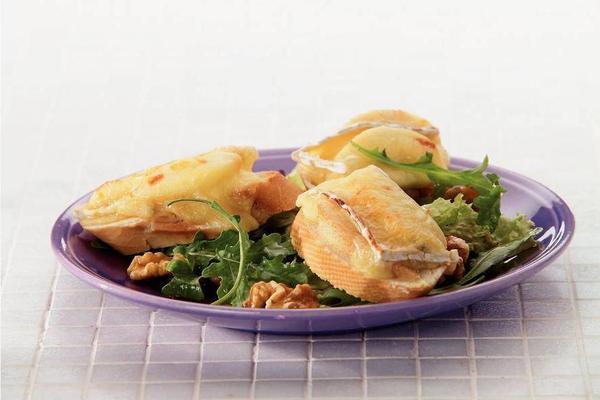 crunchy cheese-gourmet rolls