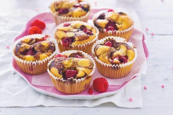 raspberry balsamic muffins
