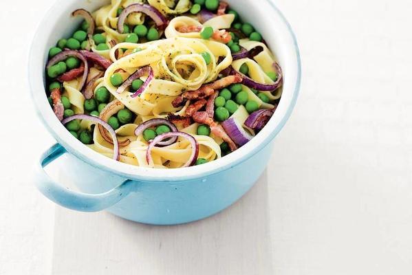 ribbon pasta with bacon and peas