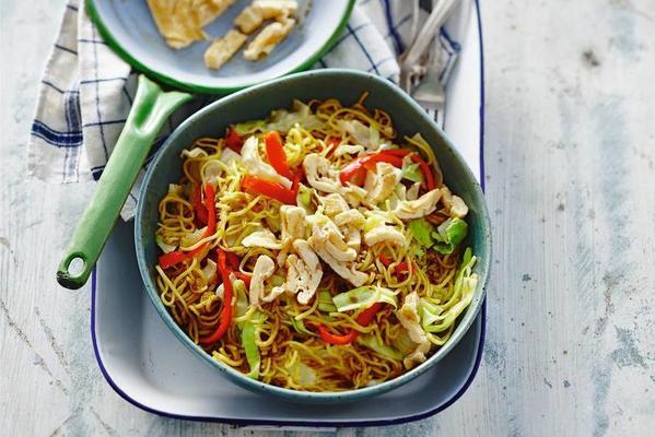 noodles with sweet pointed peppers