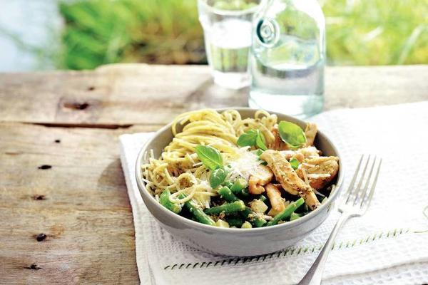 pasta with potato, chicken and green beans
