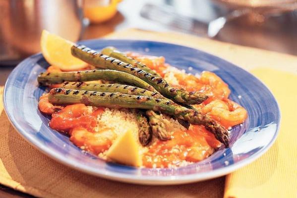 couscous with asparagus and shrimps