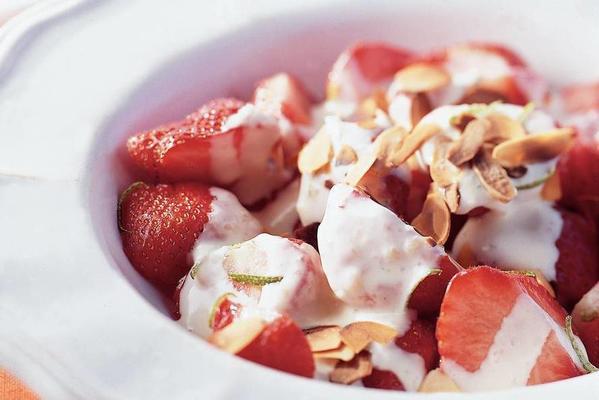 lime strawberries with almond cream