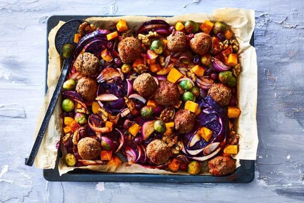 rainbow traybake from estée strooker