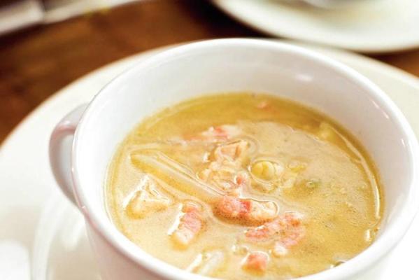 peanut soup with chicken and bacon