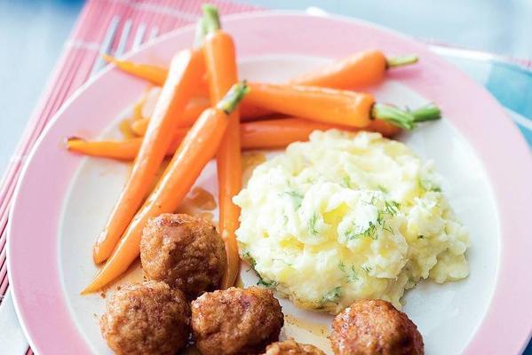 fish balls with puree and carrots