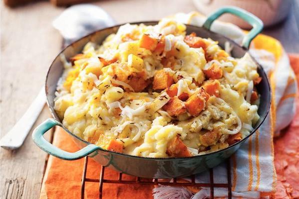 pumpkin stew with apple and cheese