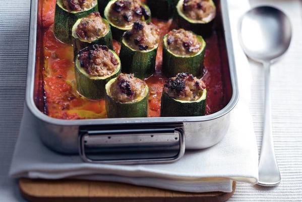 zucchini stuffed with minced meat
