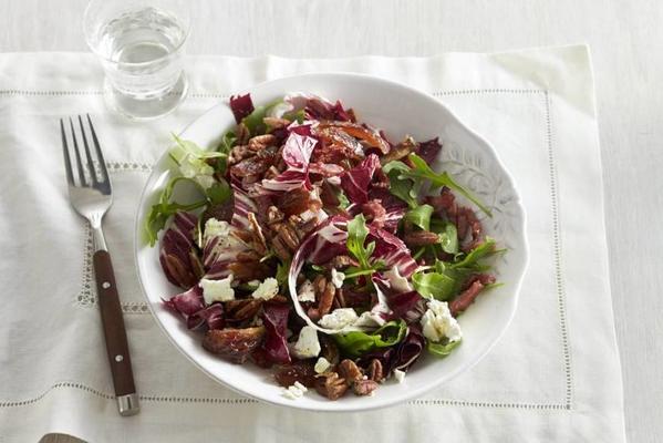 radicchio salad with dates, goat's cheese, bacon and pecans