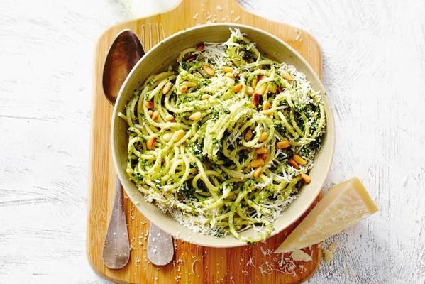 spaghettini with kale pesto