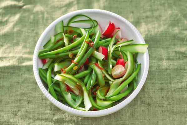oriental green beans salad with radish