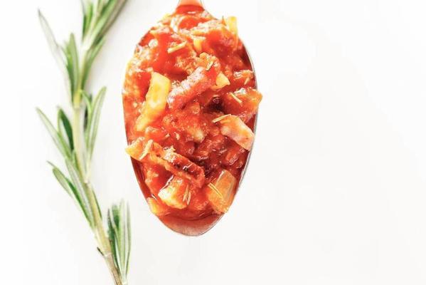 tomato-bacon sauce