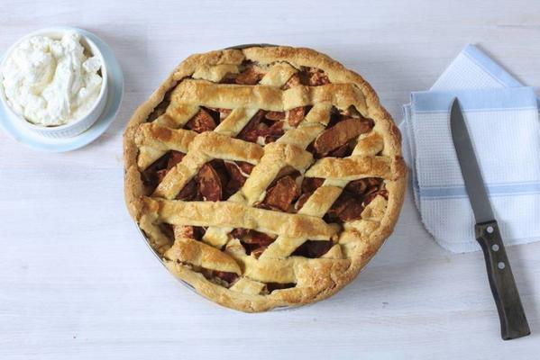 traditional Dutch apple pie