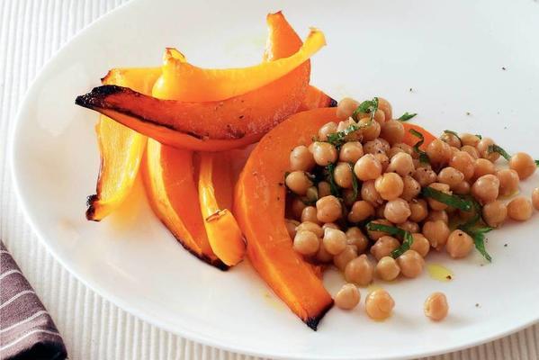 roasted pumpkin with chickpeas