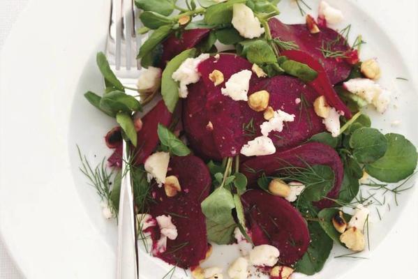 beet salad with goat's cheese and hazelnuts