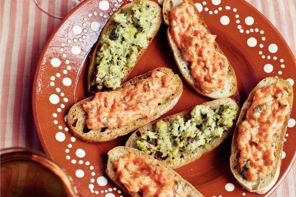 pistachio pesto and pepper spread