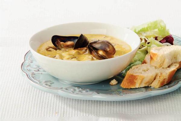 mussels in curry sauce
