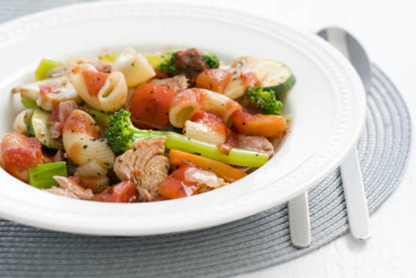 vegetable macaroni with tuna