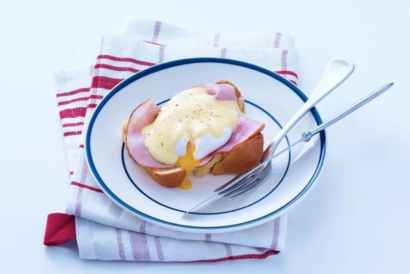 brioche with poached egg