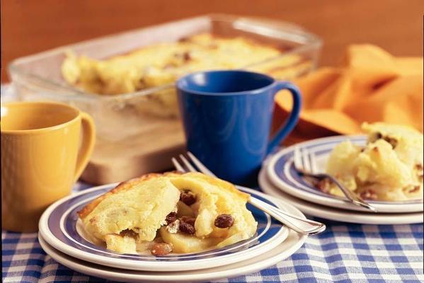 bread and butter pudding with apple