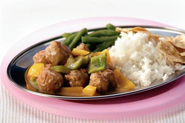 bratwurst curry with green beans