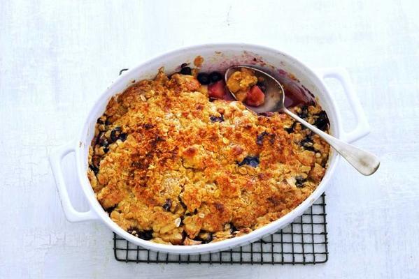 blue berry apple crumble