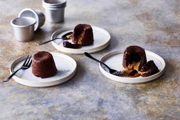 lava cakes with peanut butter and chocolate