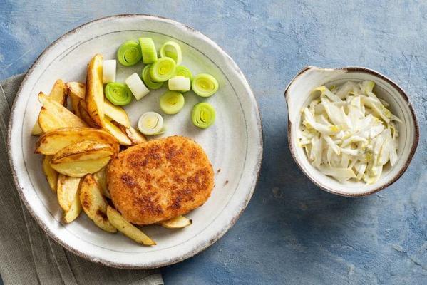 cod burger with leeks, oven potatoes and chicory salad
