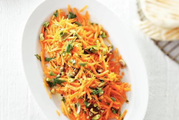 carrot salad with ginger and pistachio nuts