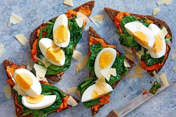 toast with pesto, stir fried spinach and egg