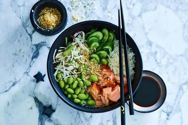 sushi salad with cucumber and panko