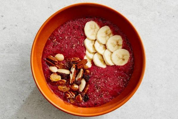 smoothie bowl with elite oat and banana