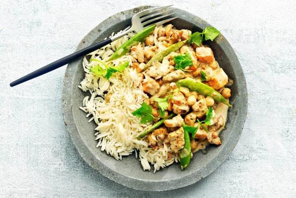 mild curry of chicken, chickpeas and sweet potato