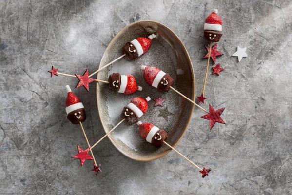 brownie-strawberry-Santa Claus on a stick