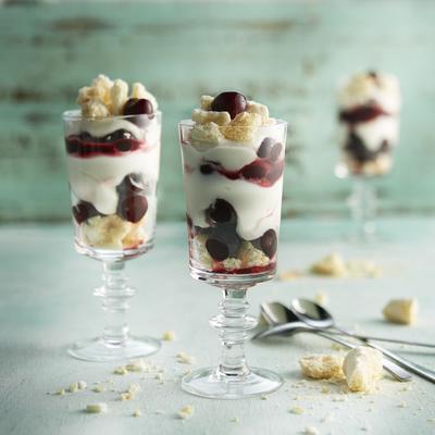 hanging cup with cherries and almond meringue