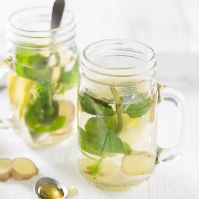 mint tea with lemon and ginger root