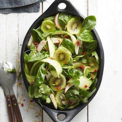 kiwi salad with chicken and cucumber
