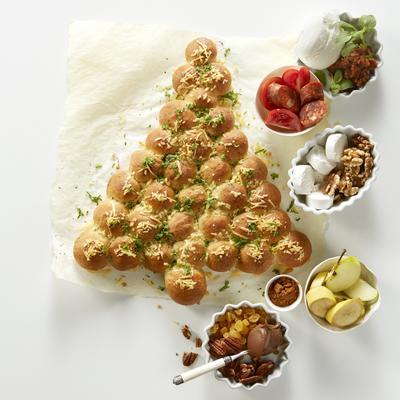 Christmas tree bread with cheese and herb butter