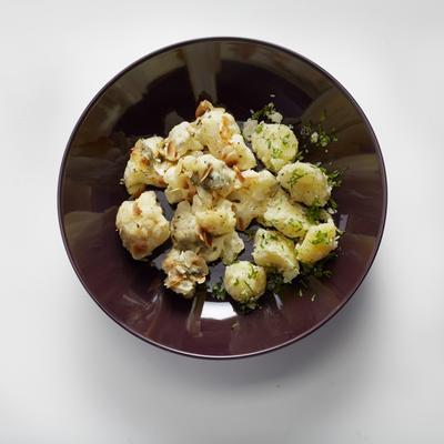 cauliflower gratin with blue cheese and almond