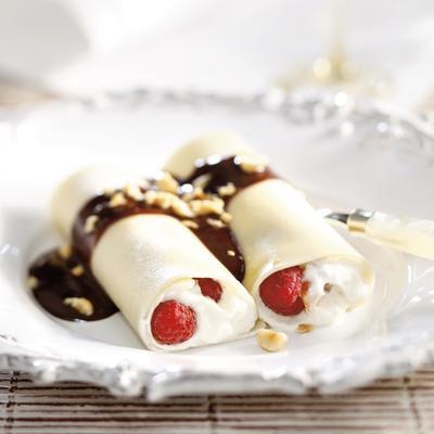 cannelloni with sweet ricotta filling and chocolate sauce