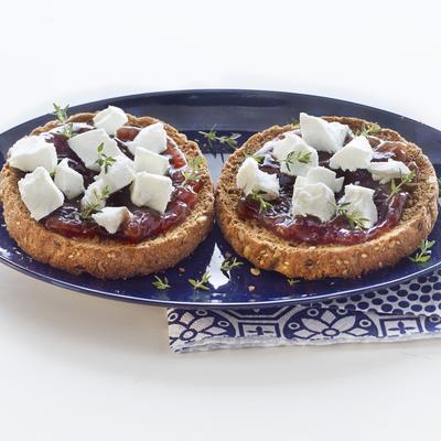 peasant rusks with fig jam and goat's cheese