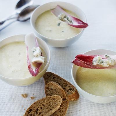 chicory soup with blue cheese
