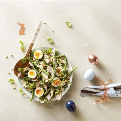 green beans salad with pesto, smoked chicken and egg