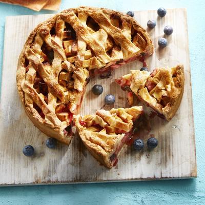 apple pie with blue berries