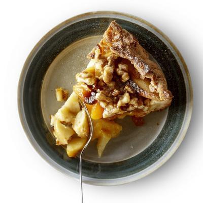 apple-apricot pie with nut topping