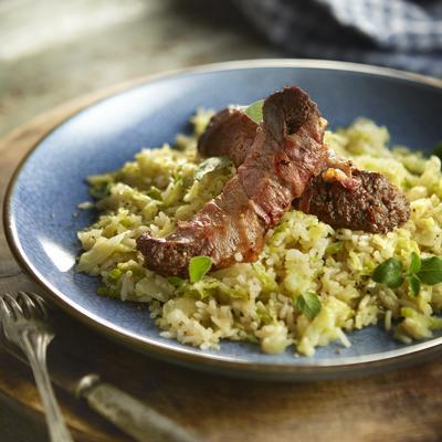 quick risotto with green cabbage and sausages