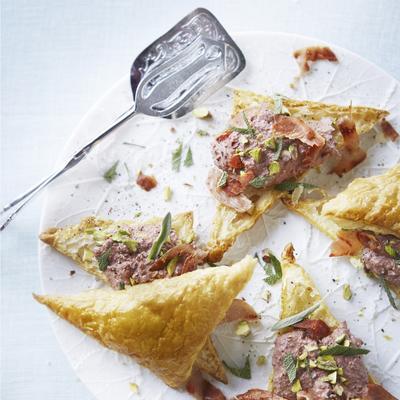 sfoglia con crema fegato